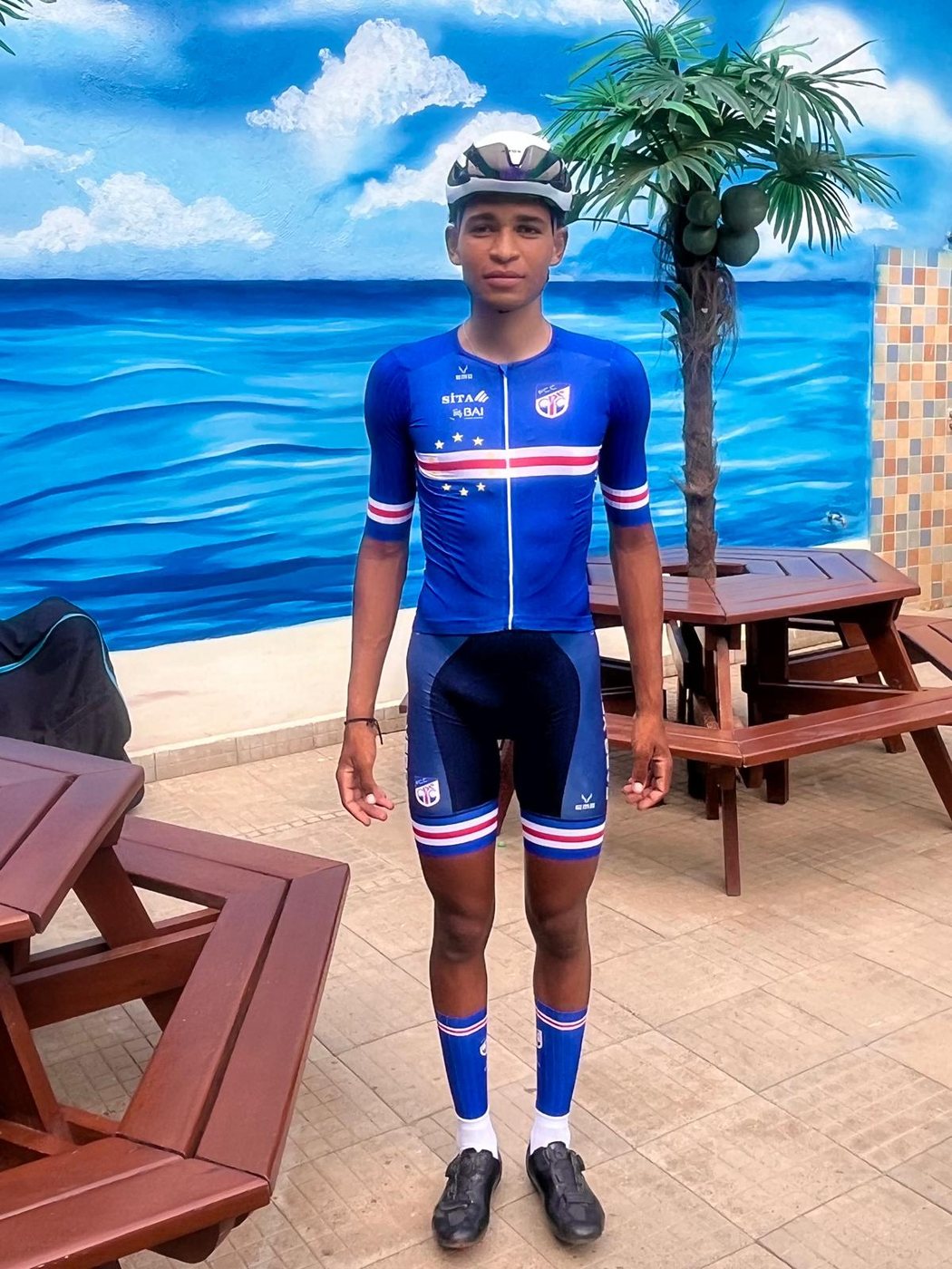 Atleta da selecção com o equipamento oficial